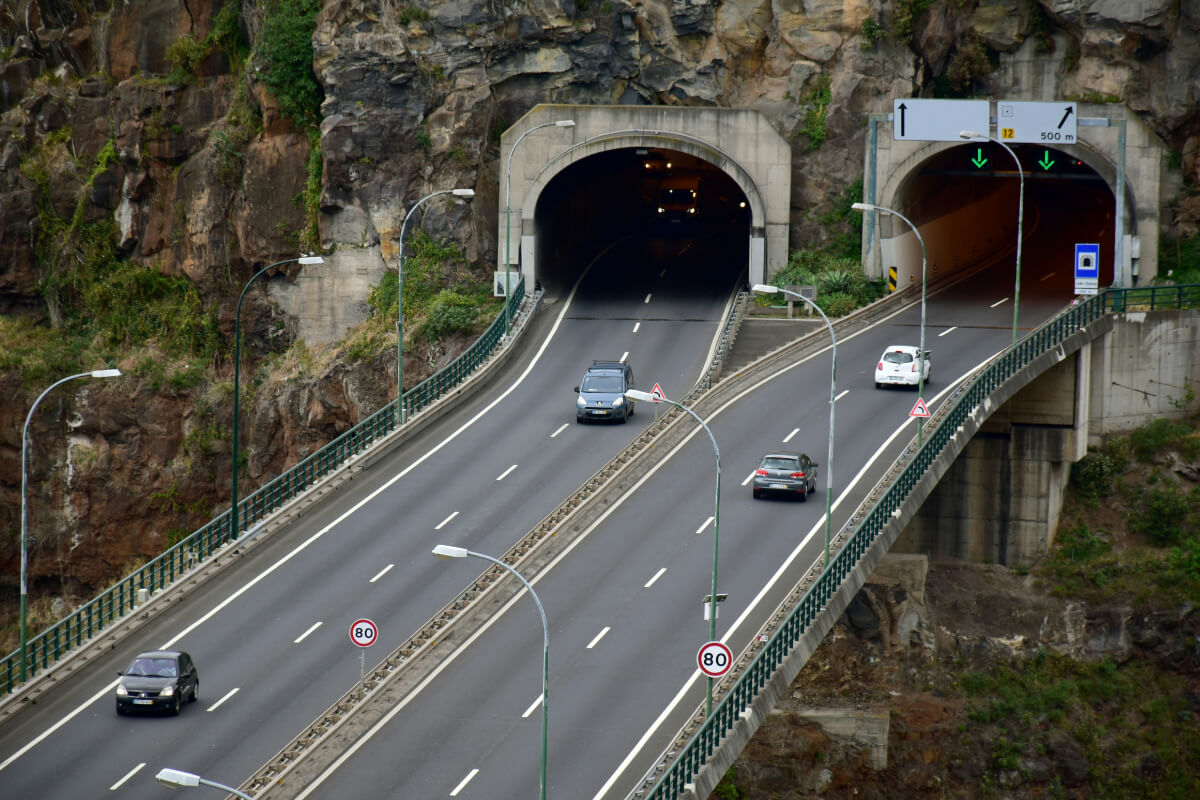 comprar casa na madeira - Infraestrutura de Qualidade